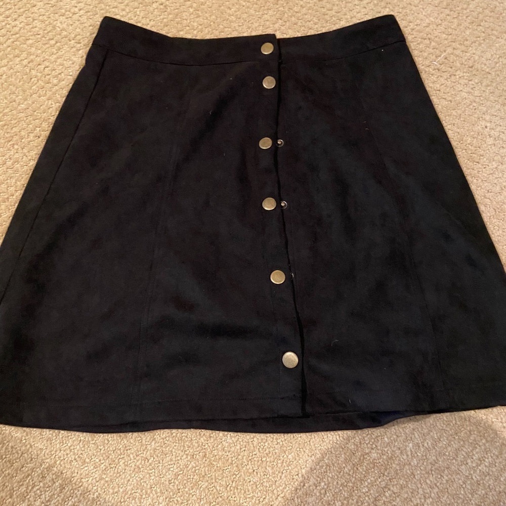 Women’s button faux suede skirt